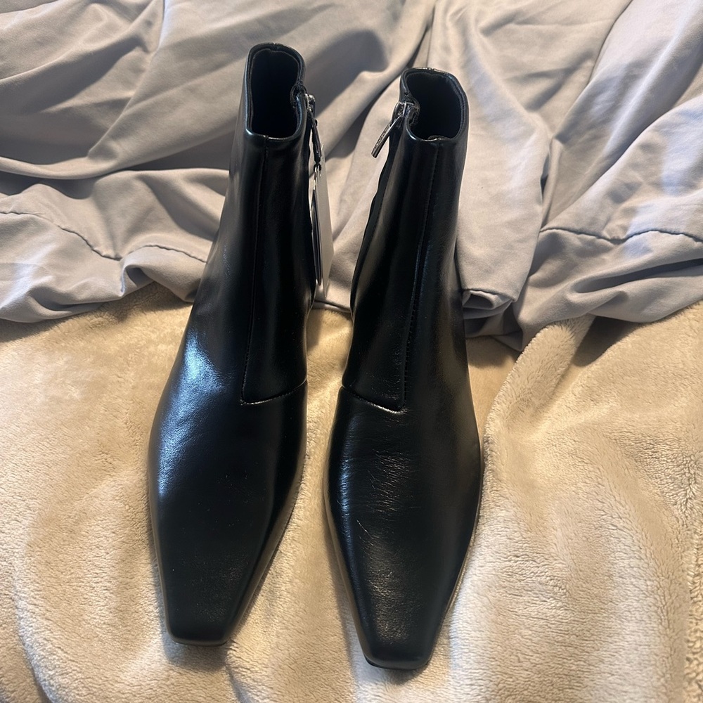 kitten heel boots